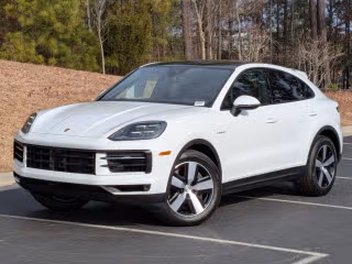 2026 Porsche Cayenne E-Hybrid's photo