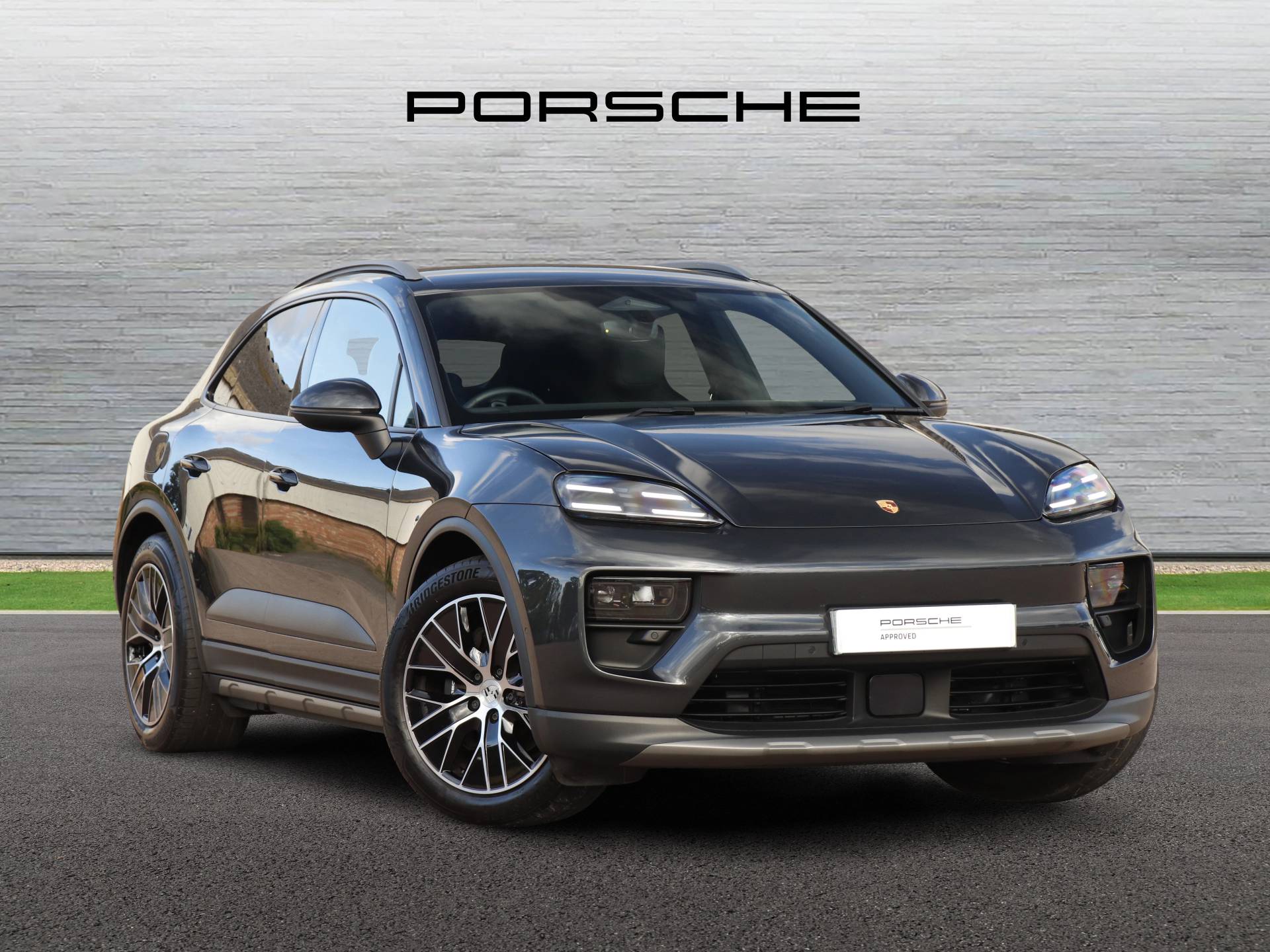 Macan 4, photo 1 of 34