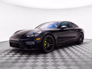 2021 Porsche Panamera Turbo S E-Hybrid's photo