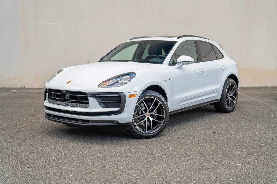 2025 Porsche Macan T
