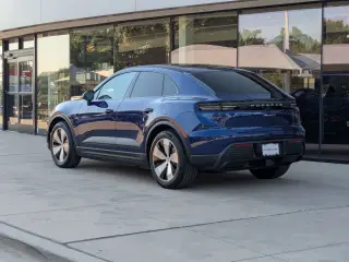 2025 Porsche Macan Base - Photo 21