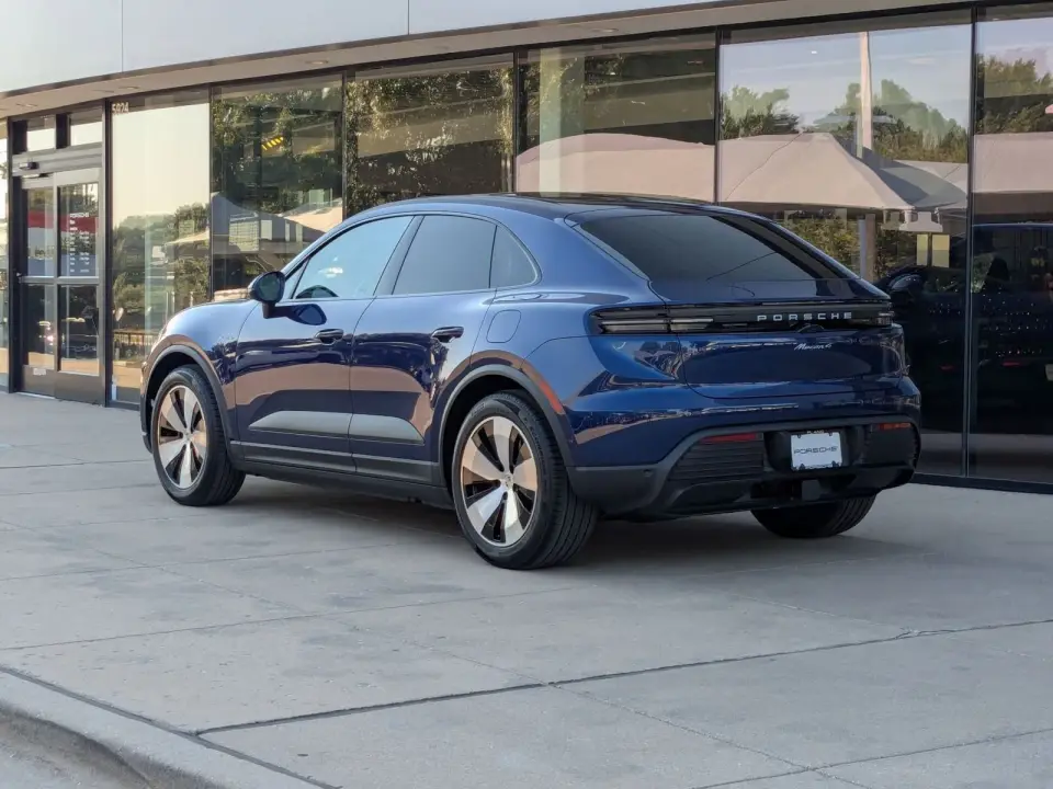 2025 Porsche Macan Base - Photo 23