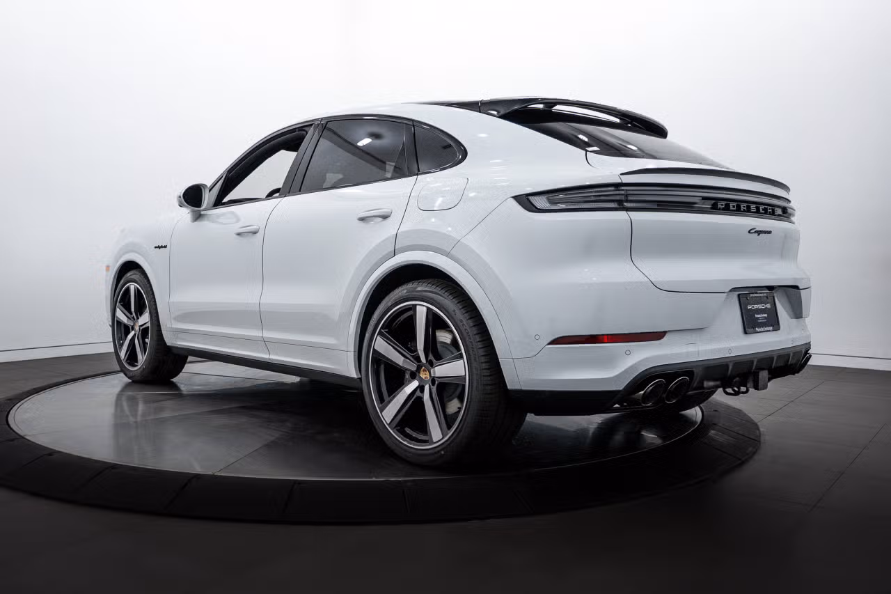 2026 Porsche Cayenne Coup E-Hybrid - Photo 20