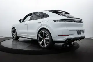 2026 Porsche Cayenne Coup E-Hybrid - Photo 21