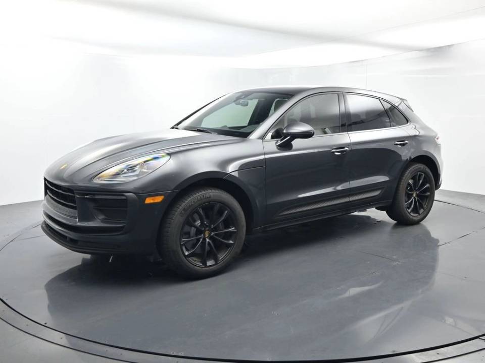 2022 Porsche Macan Base