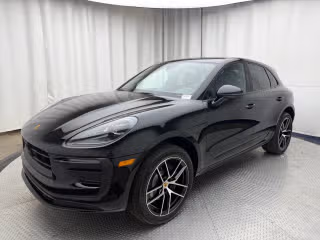 2026 Porsche Macan -'s photo