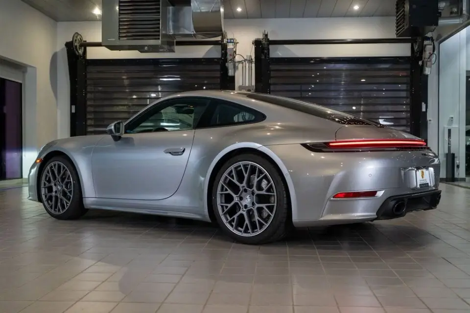 2026 Porsche 911 - Photo 23