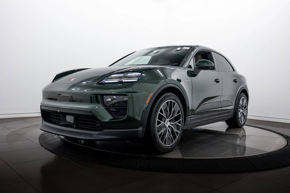 2026 Porsche Macan Base