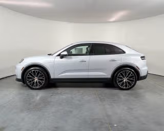 2026 Porsche Macan Base - Photo 9
