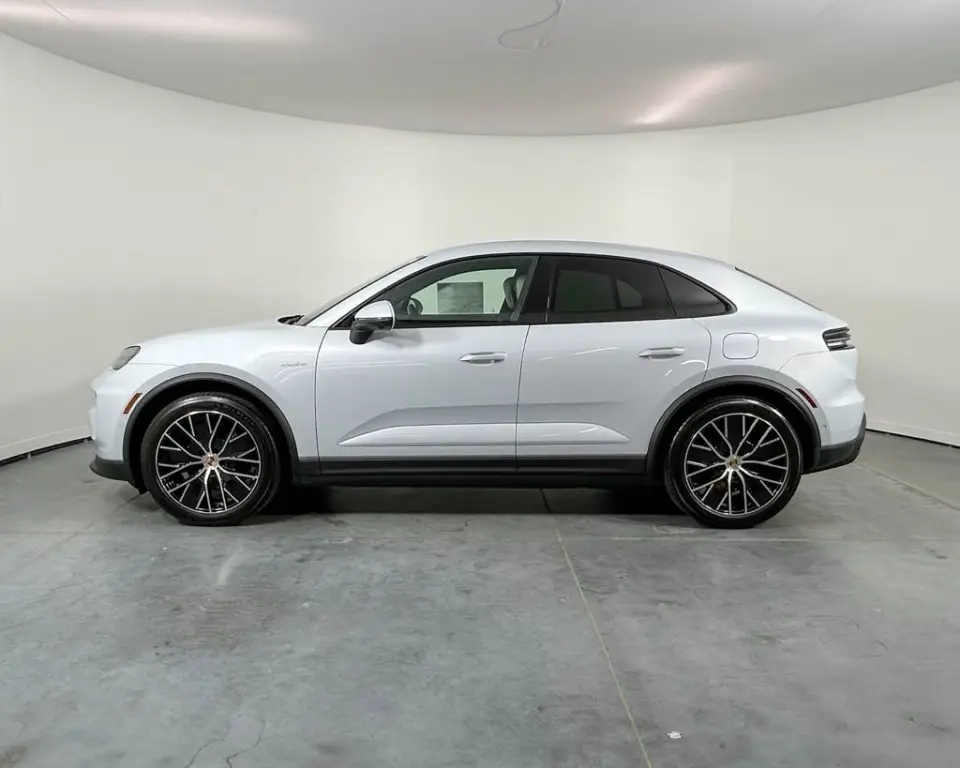 2026 Porsche Macan Base - Photo 15