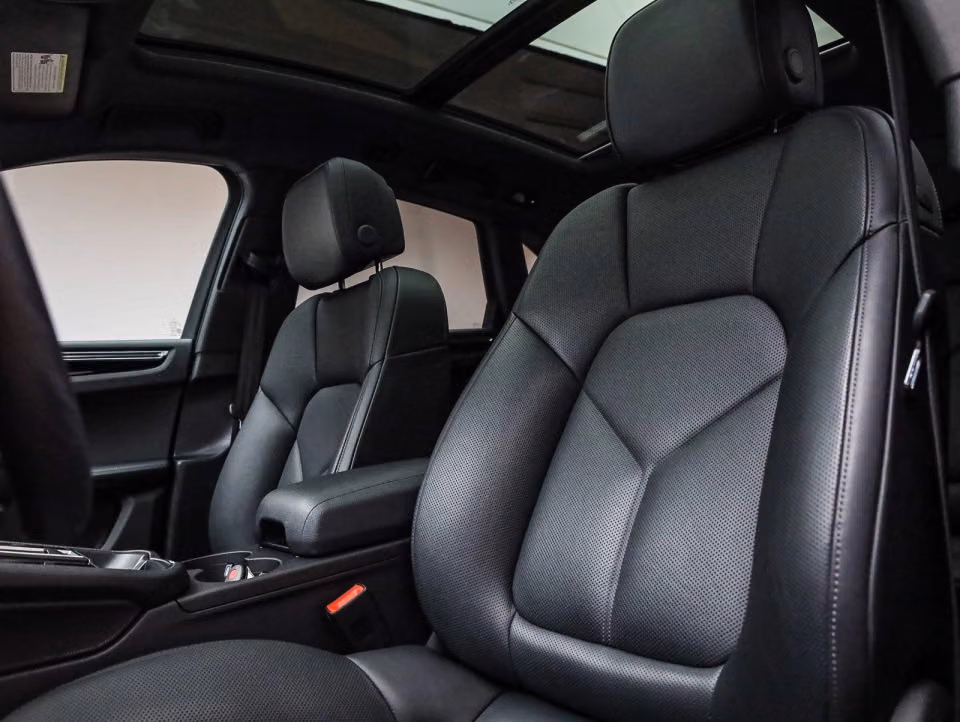 2025 Porsche Macan Base - Photo 35