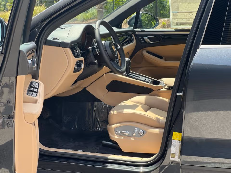 2025 Porsche Macan Base - Photo 27