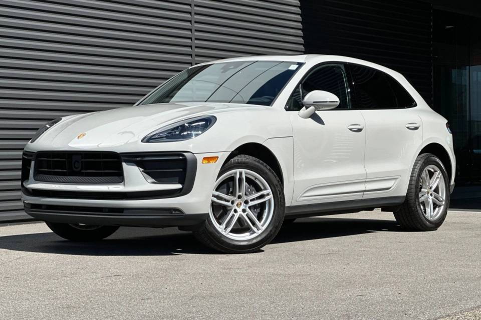 2025 Porsche Macan T