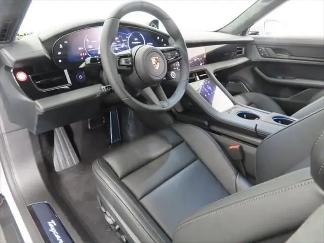2026 Porsche Taycan GTS - Photo 31