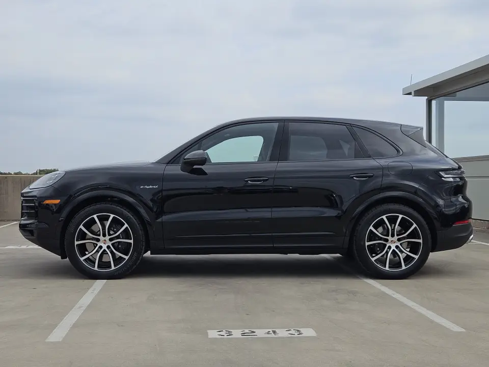 2026 Porsche Cayenne E-Hybrid - Photo 15