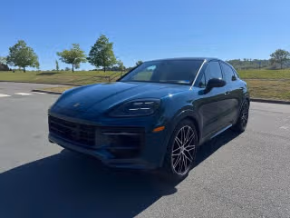 2025 Porsche Cayenne GTS's photo