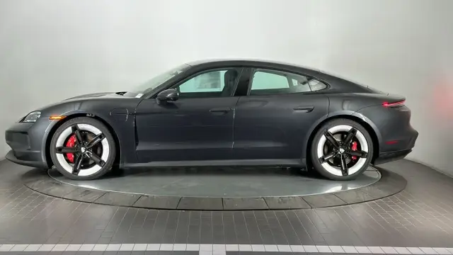 2025 Porsche Taycan S - Photo 14