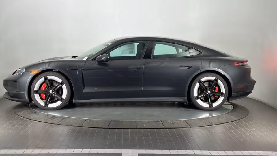 2025 Porsche Taycan S - Photo 11