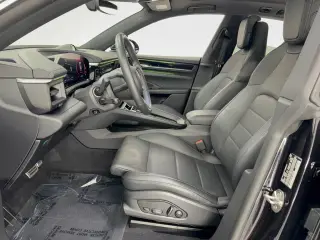 2025 Porsche Macan S - Photo 37