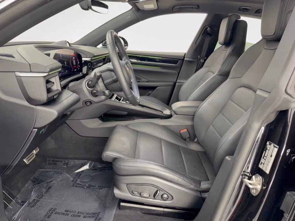 2025 Porsche Macan S - Photo 35