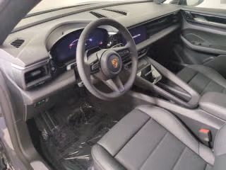 2026 Porsche Macan Base - Photo 25