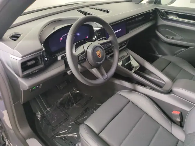 2026 Porsche Macan Base - Photo 30