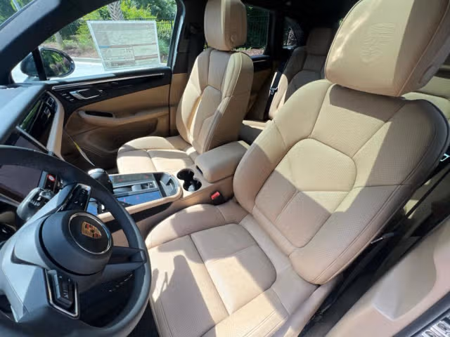 2025 Porsche Macan Base - Photo 34