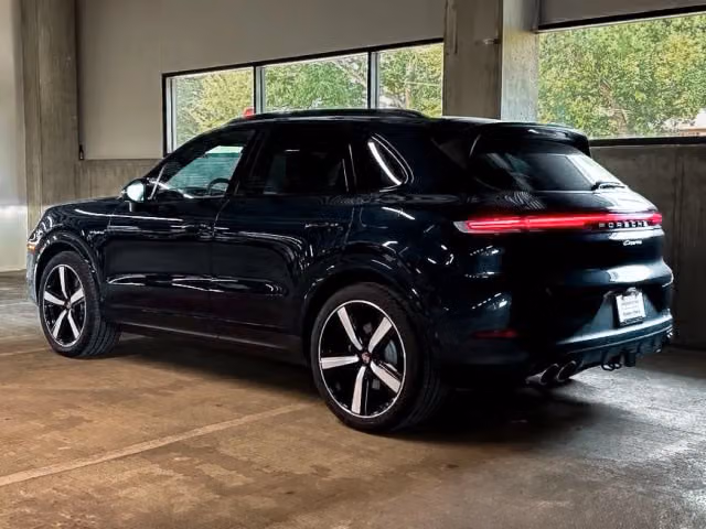 2026 Porsche Cayenne E-Hybrid - Photo 18