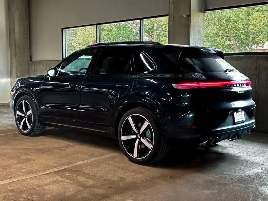 2026 Porsche Cayenne E-Hybrid - Photo 23