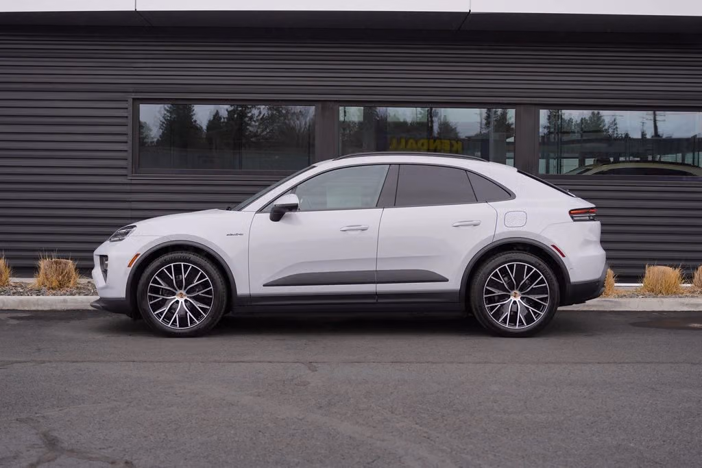 2026 Porsche Macan Base - Photo 12