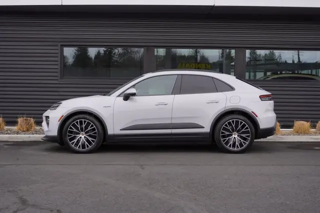 2026 Porsche Macan Base - Photo 14