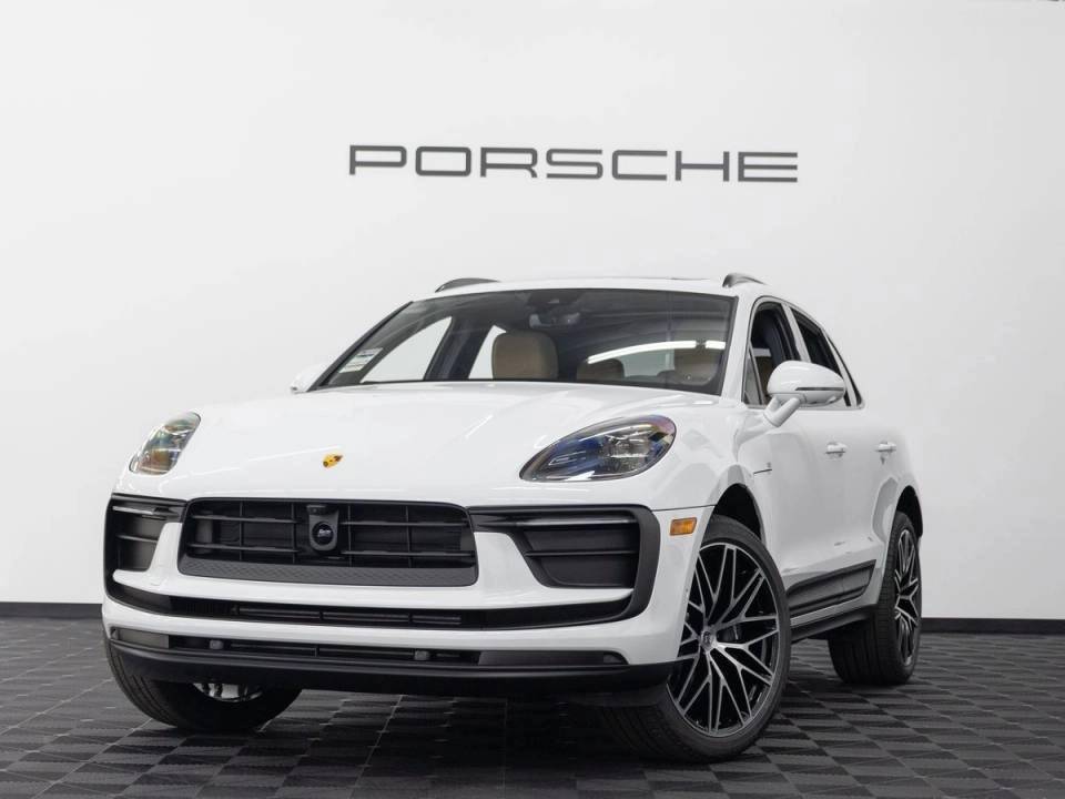 2026 Porsche Macan Base