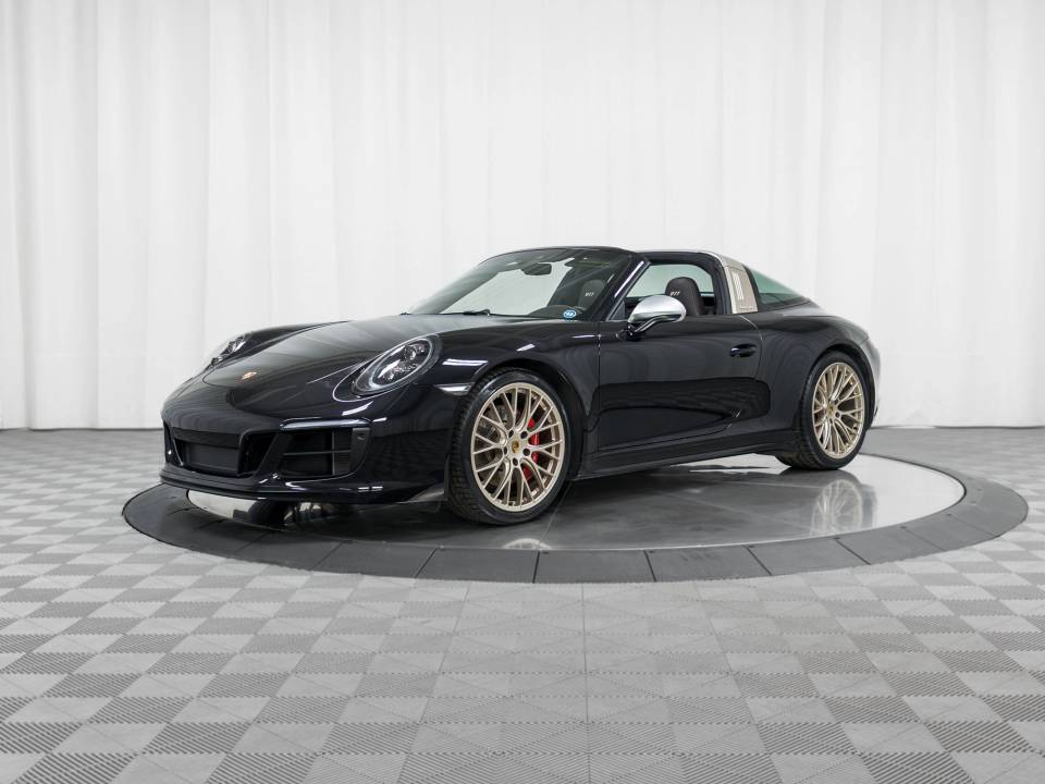2019 Porsche 911 GTS