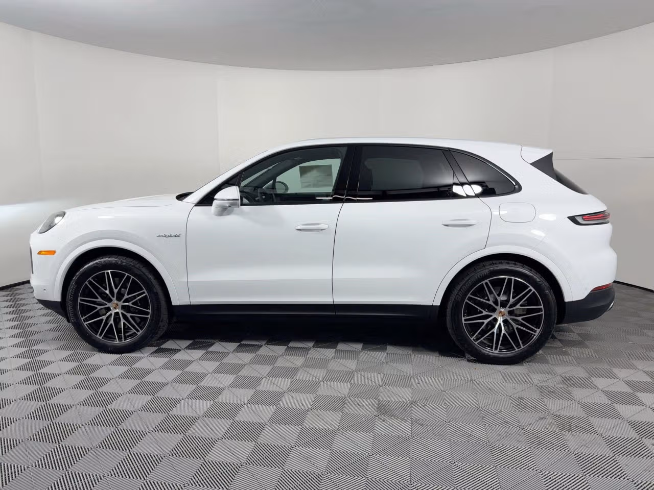 2026 Porsche Cayenne E-Hybrid - Photo 12