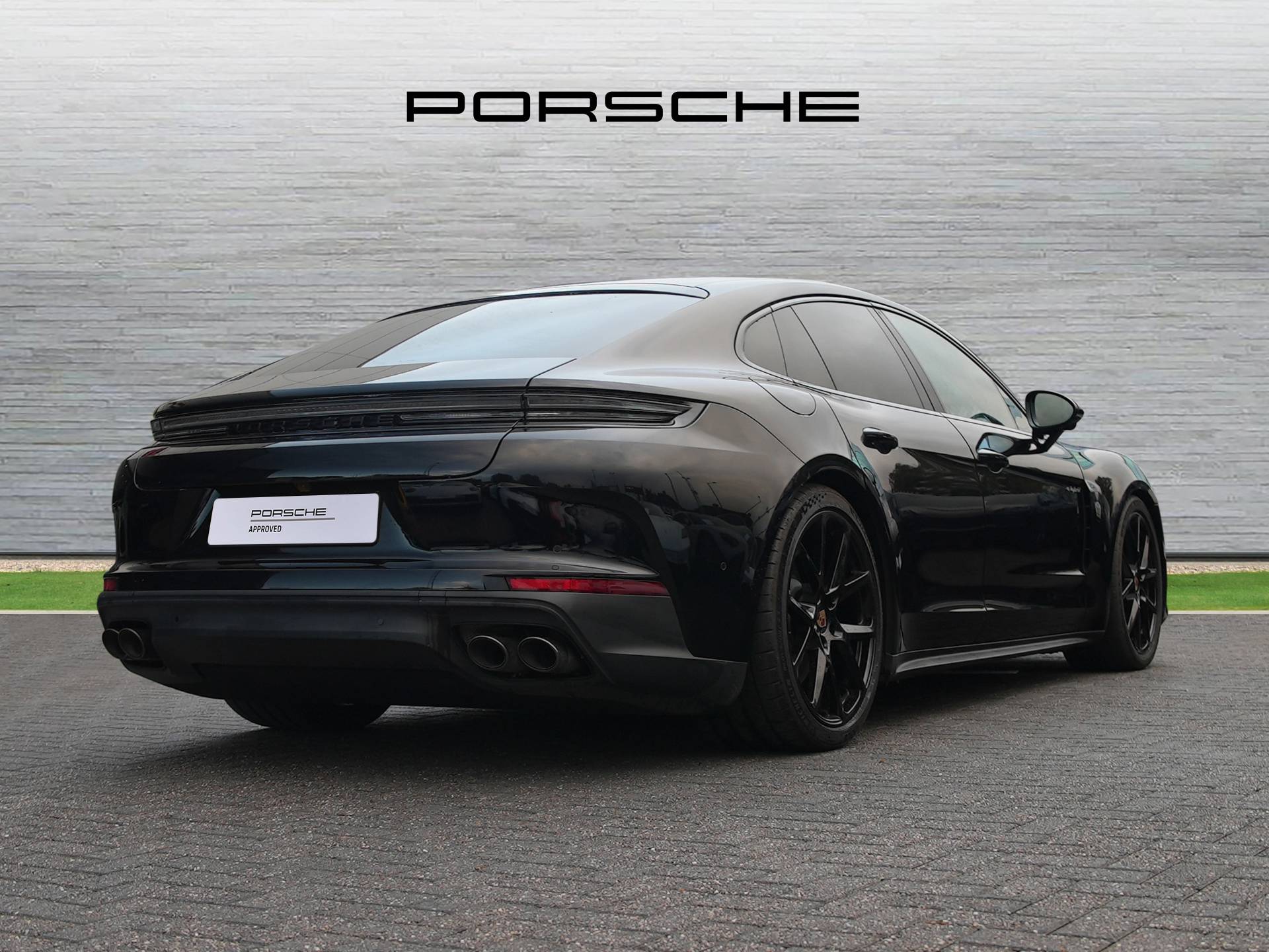 Panamera 4 E-Hybrid, photo 2 of 48