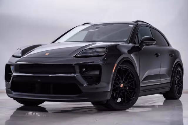 Used 2025 Porsche Macan Base with VIN WP1AA2XAXSL002363 for sale in Westmont, IL