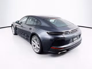 2025 Porsche Panamera 4 E-Hybrid - Photo 17