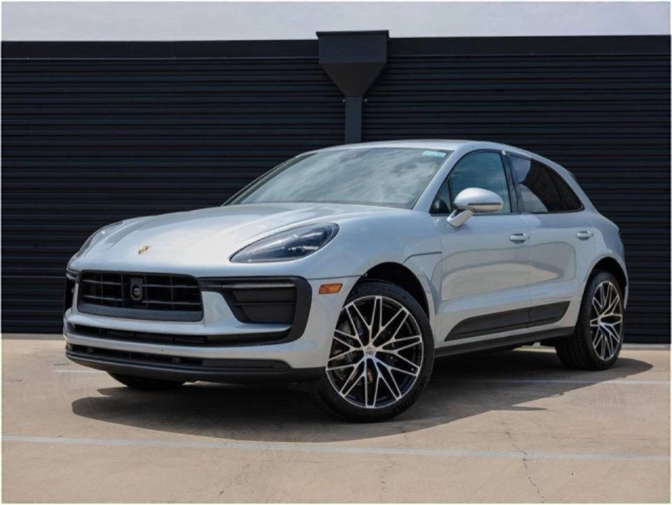2025 Porsche Macan Base