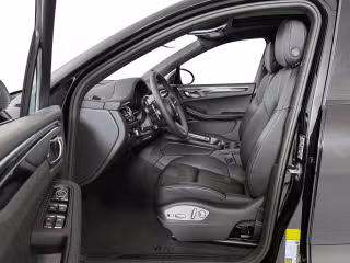 2026 Porsche Macan Base - Photo 25