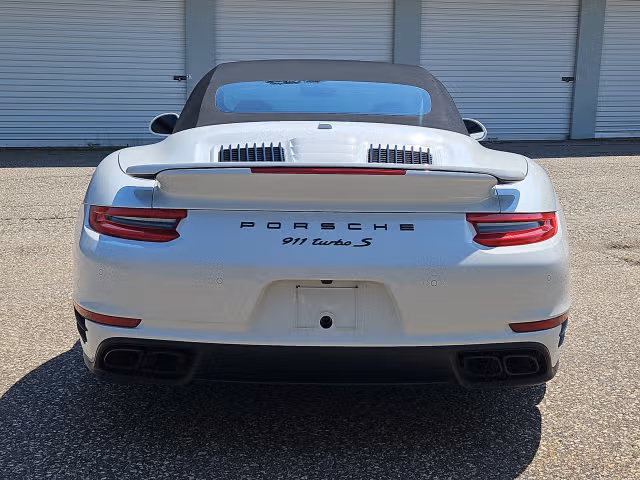 2019 Porsche 911 Turbo S - Photo 34
