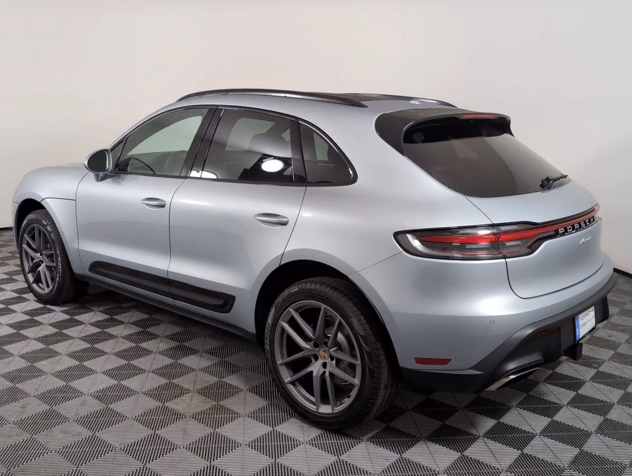 2025 Porsche Macan T - Photo 20