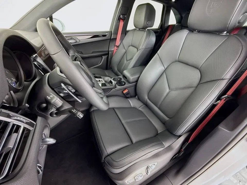 2026 Porsche Macan S - Photo 39