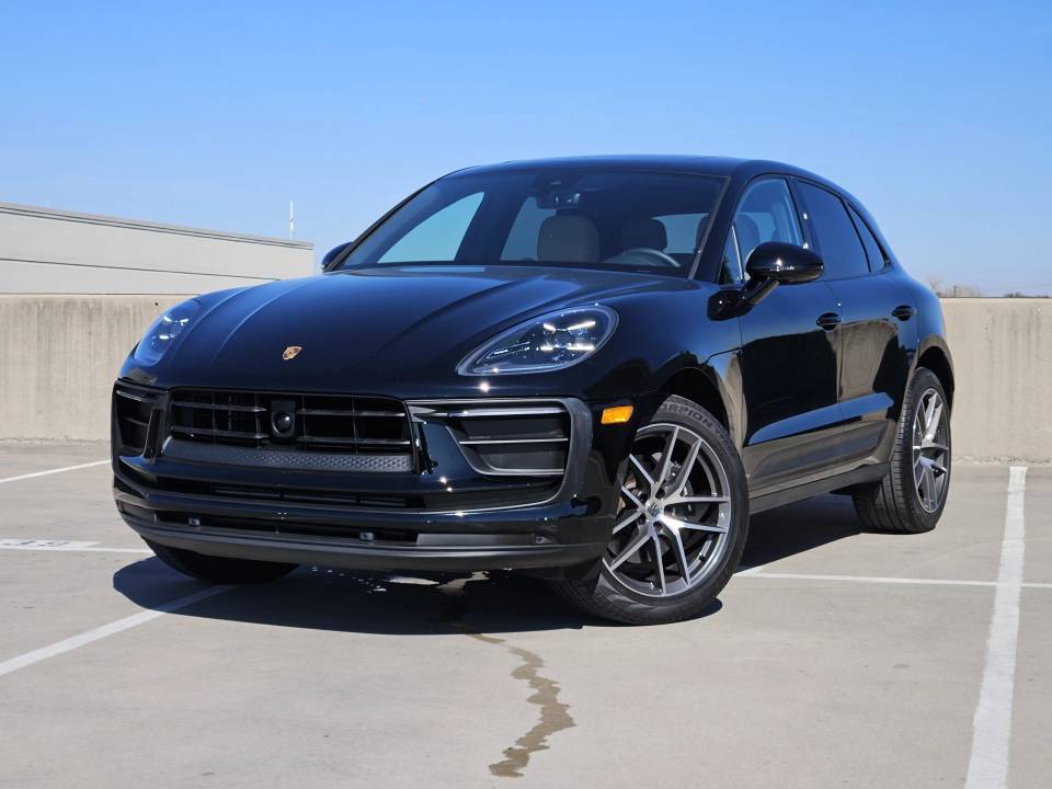 2026 Porsche Macan Base
