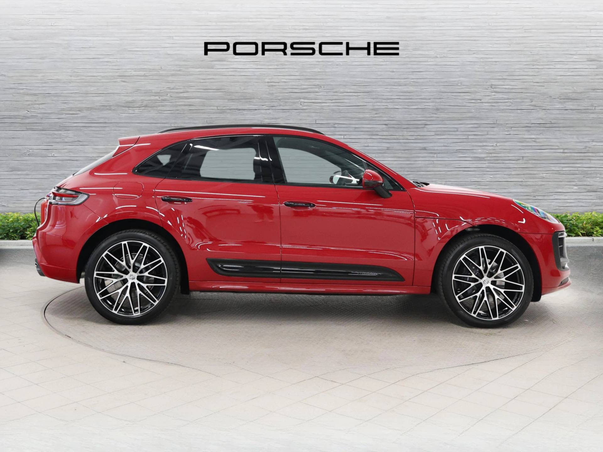 Macan T, photo 2 of 53