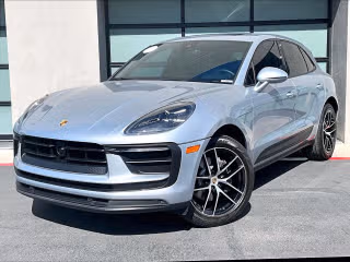 2023 Porsche Macan's photo