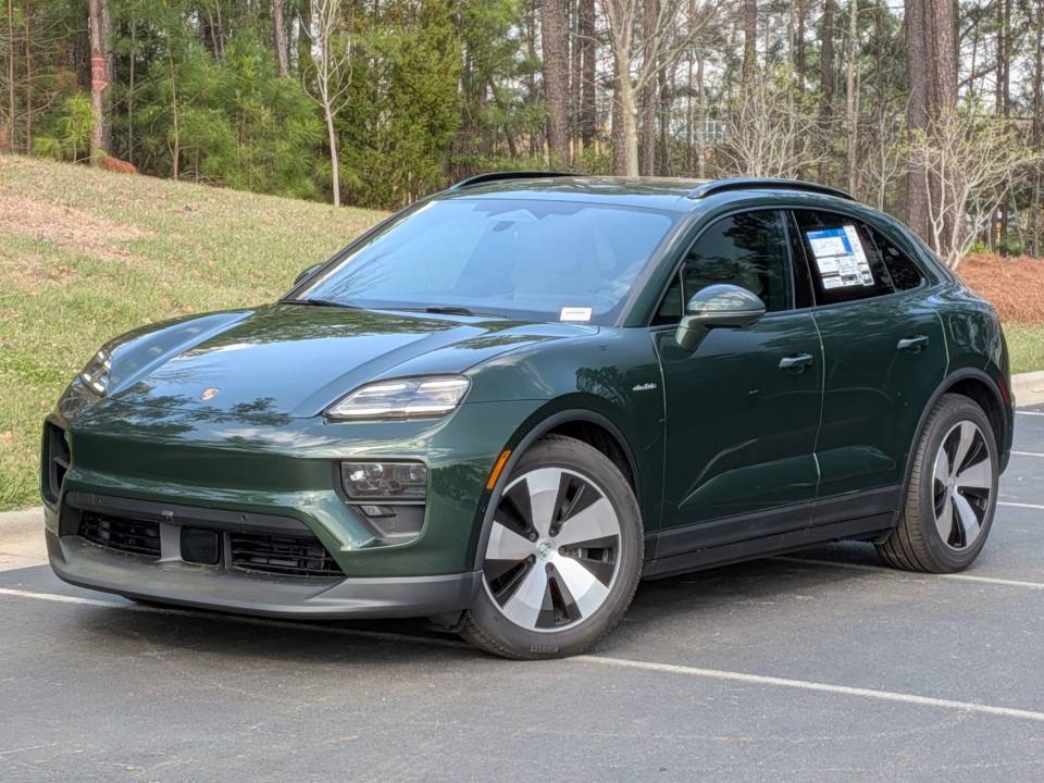 2026 Porsche Macan Base