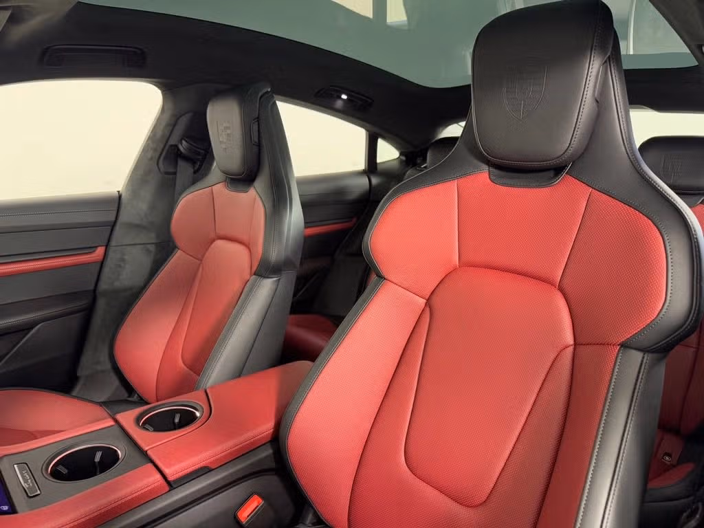 2026 Porsche Taycan GTS - Photo 36