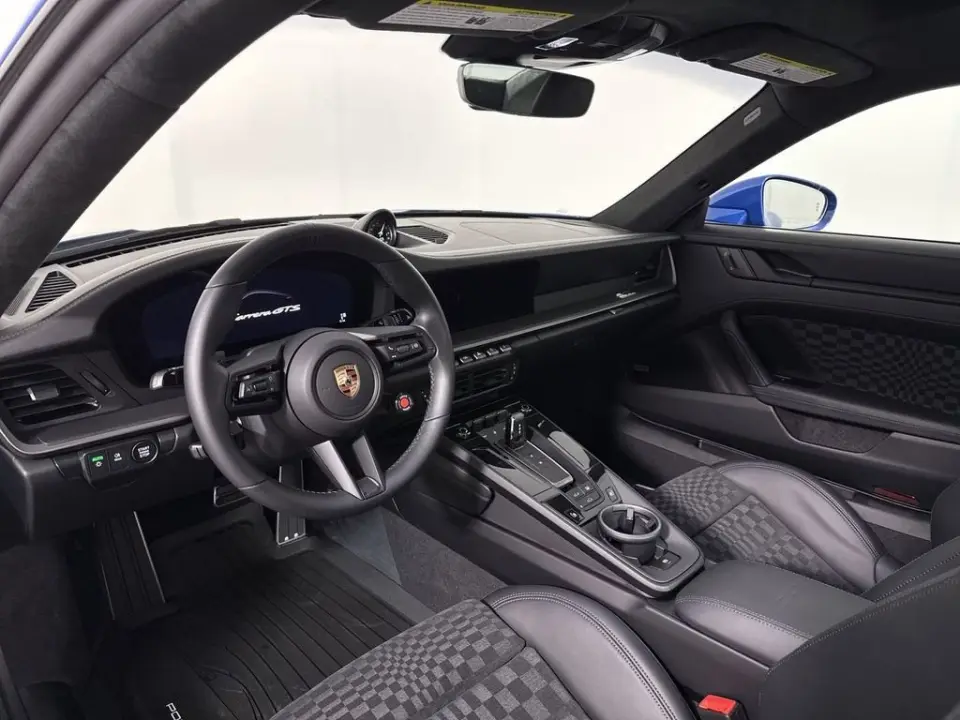 2026 Porsche 911 GTS - Photo 31
