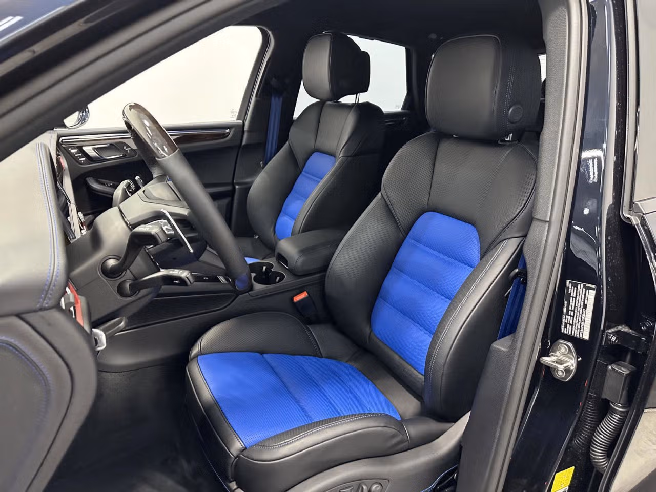 2026 Porsche Macan T - Photo 36