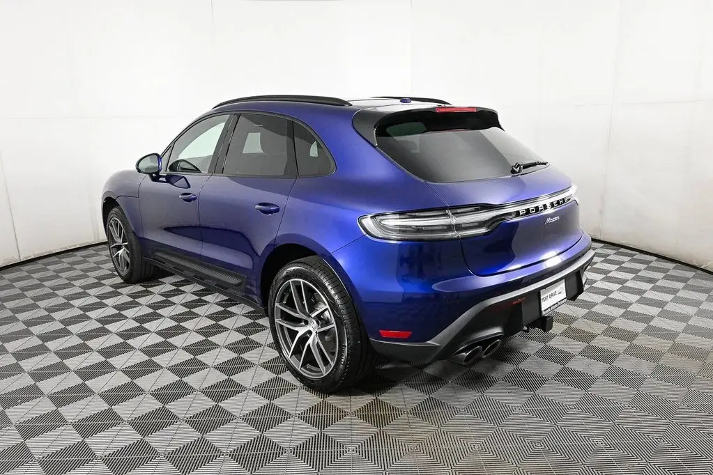 2025 Porsche Macan - Photo 24